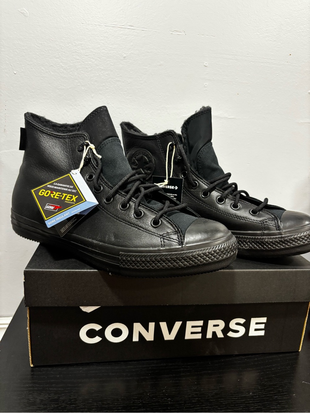 Converse Chuck Taylor boot men’s 11 winter gore-Tex sneaker black new in box